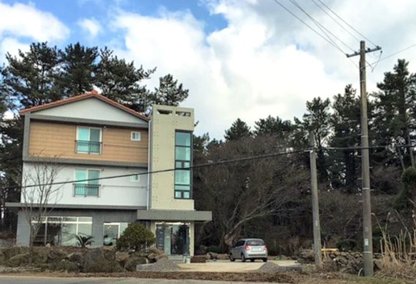 Pensió Jeju Ttorang Guest House
