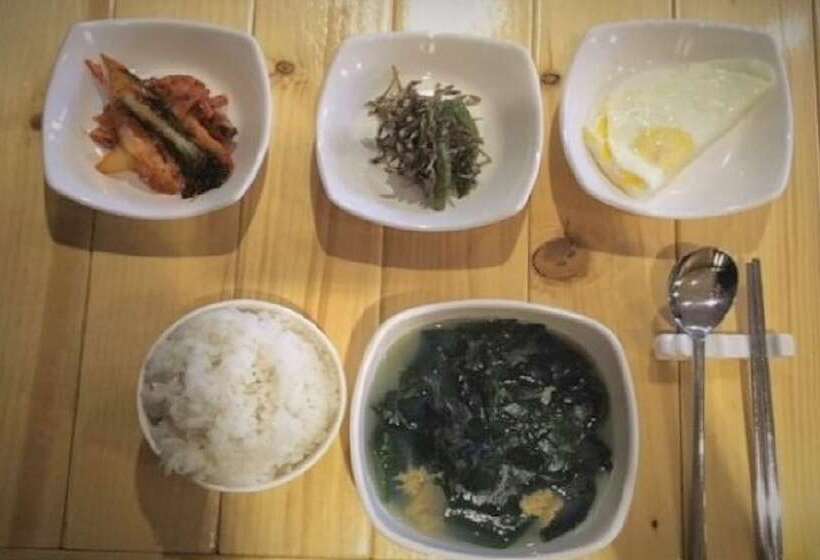 Pensió Jeju Ttorang Guest House