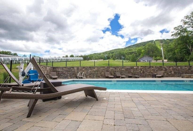 Burke Mountain Hotel & Conference Center