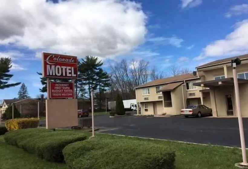 Colonade Motel