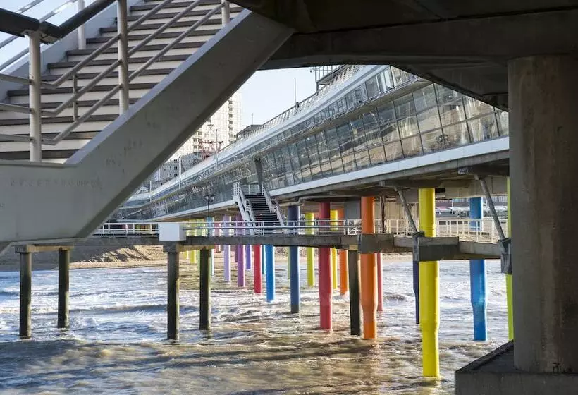 ホテル De Pier Suites