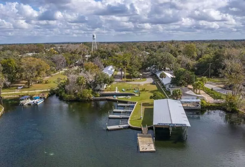 Hotelli King S Bay Lodge