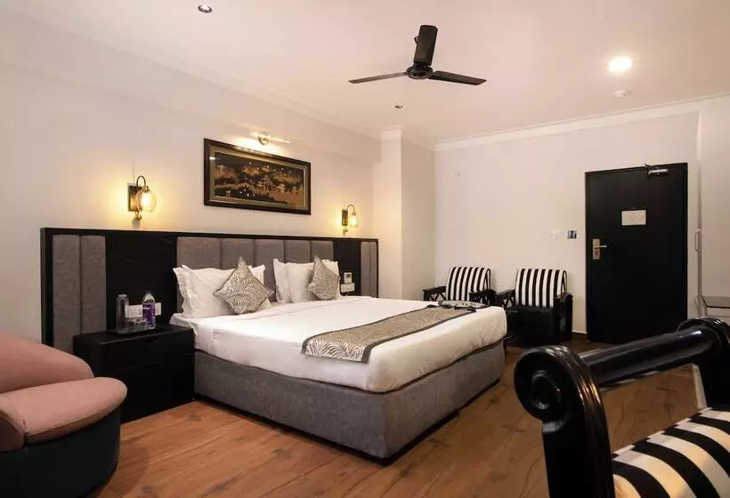 ホテル The Budhil Park