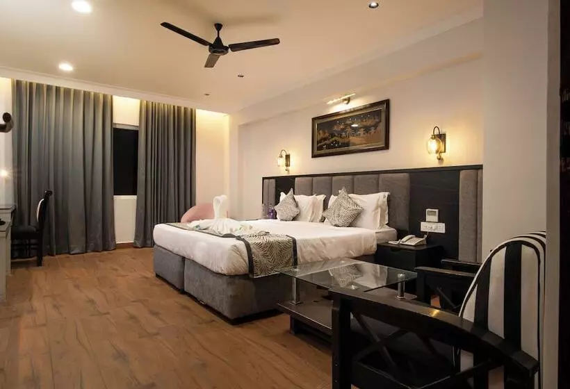 ホテル The Budhil Park