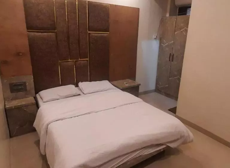ホテル Roshan Residency Matheran