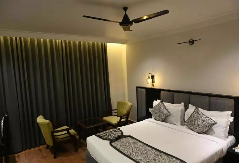 ホテル The Budhil Park