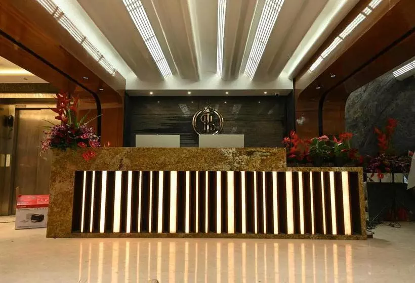 ホテル The Budhil Park