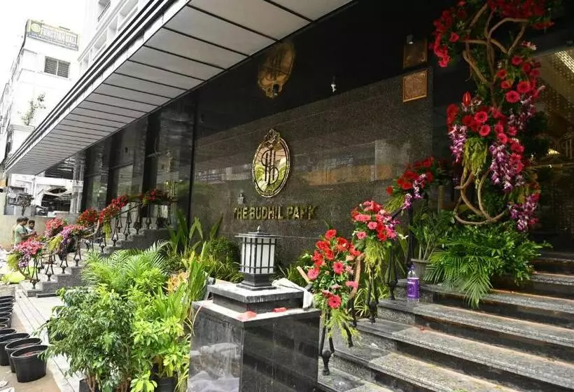 ホテル The Budhil Park