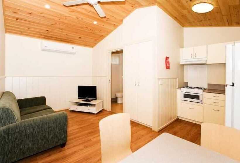 فندق Big4 Ballarat Windmill Holiday Park