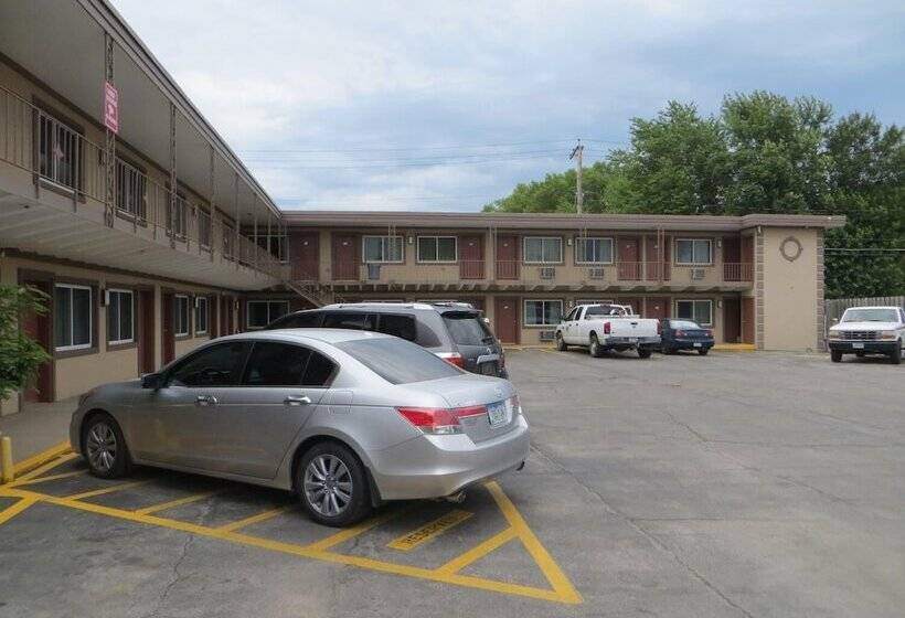 Отель Broadway Inn