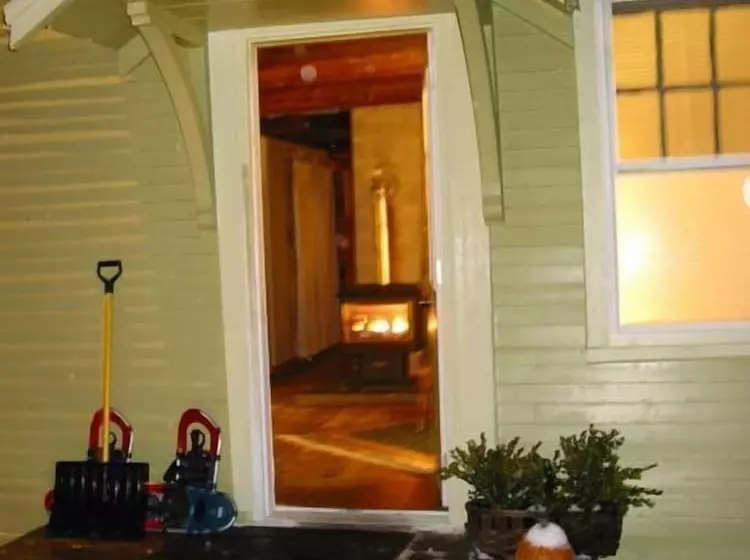 Hotelli The Woods Lodge