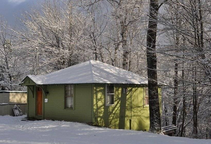 ホテル The Woods Lodge