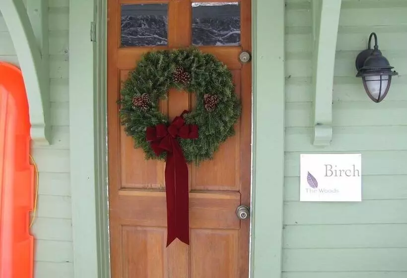 Hotelli The Woods Lodge