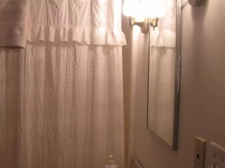 Hotelli The Woods Lodge