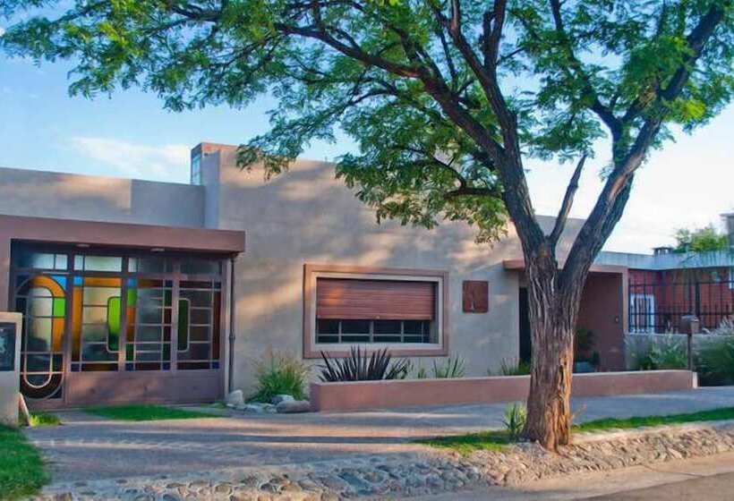 Hotel Naike Casa De Huespedes