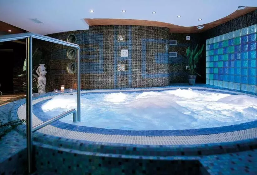 ホテル Atena Wedding, Business & Spa