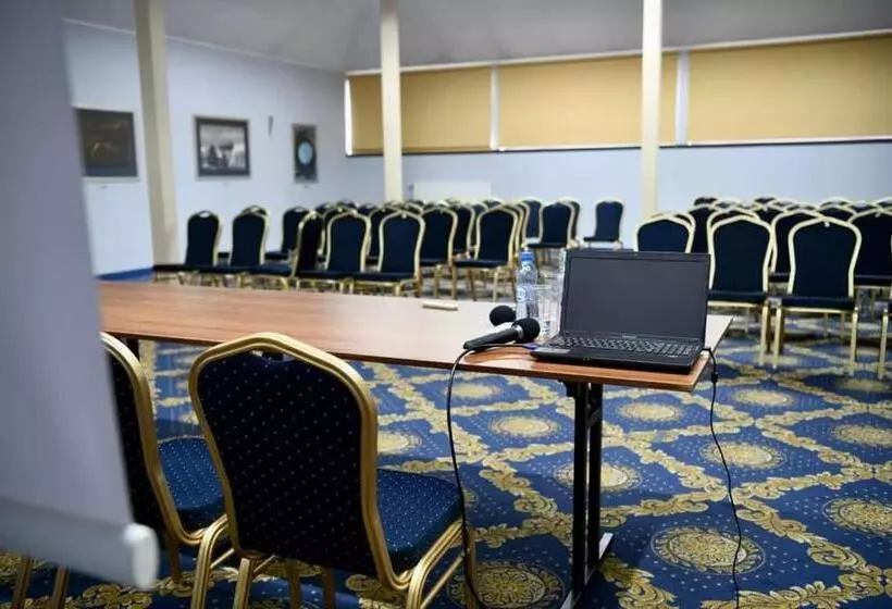 ホテル Atena Wedding, Business & Spa