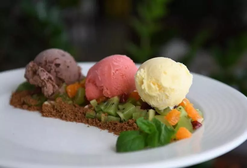 ホテル Atena Wedding, Business & Spa