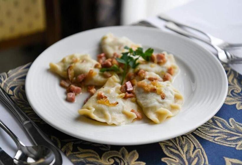 酒店 Atena Wedding, Business & Spa