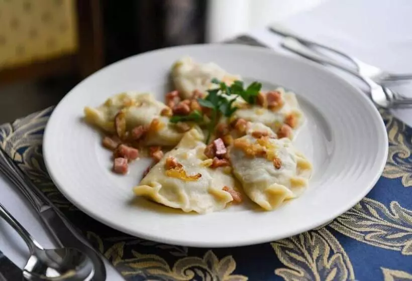 ホテル Atena Wedding, Business & Spa