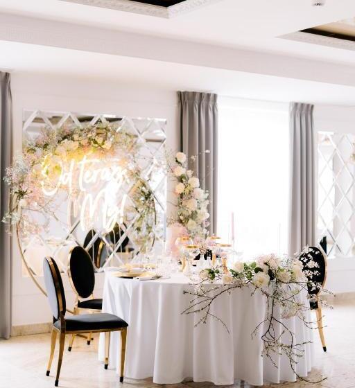 酒店 Atena Wedding, Business & Spa