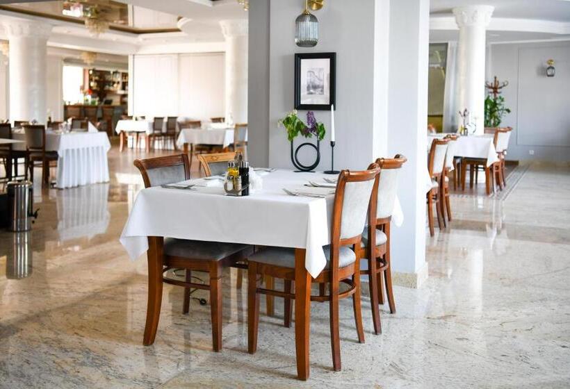 酒店 Atena Wedding, Business & Spa