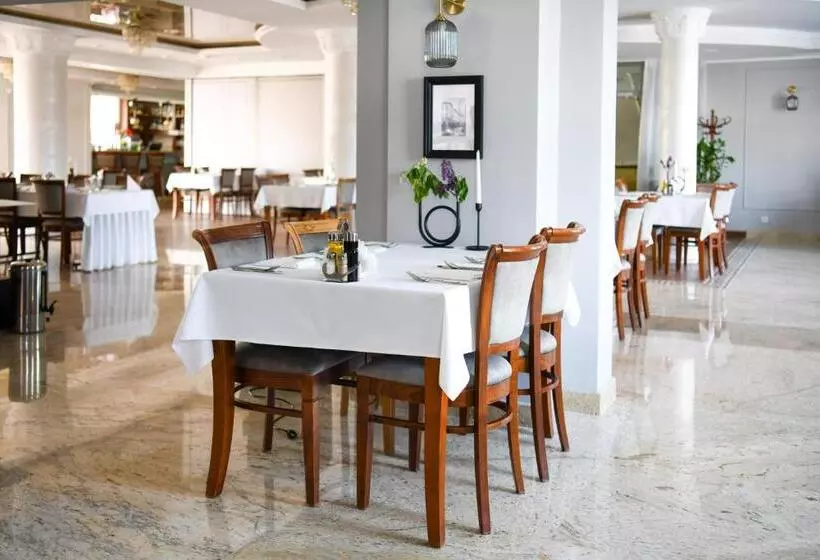 ホテル Atena Wedding, Business & Spa