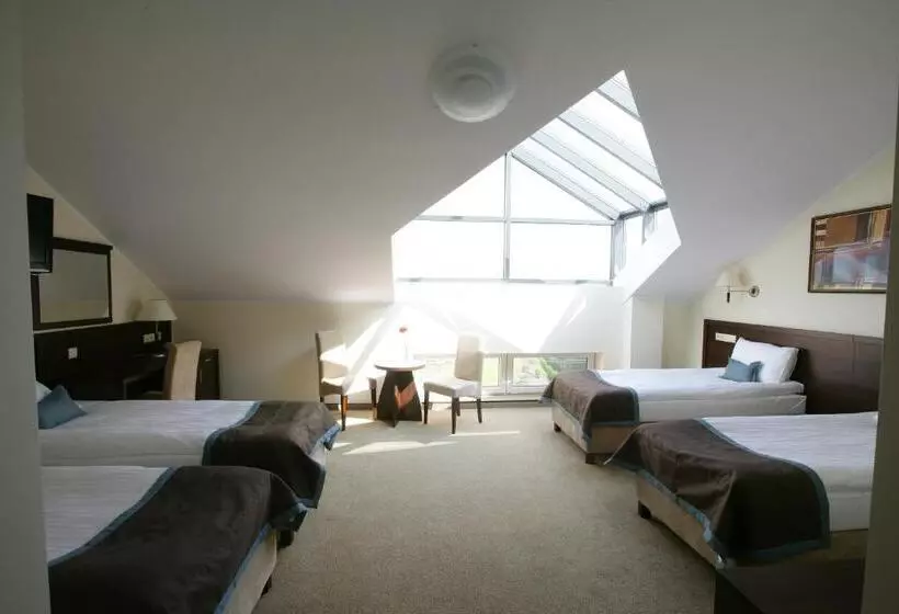 ホテル Atena Wedding, Business & Spa