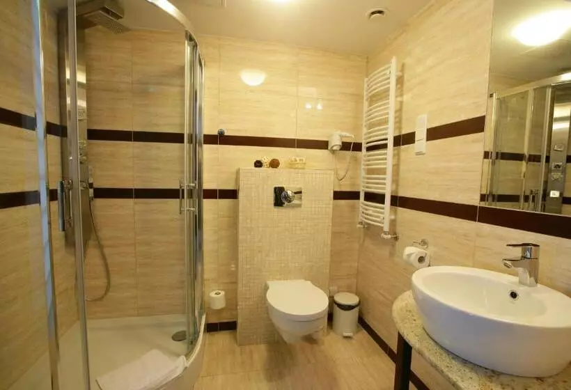 ホテル Atena Wedding, Business & Spa