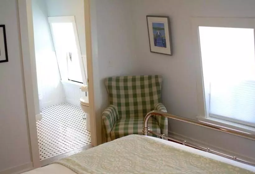 Hotelli Oakland House Seaside Inn & Cottages