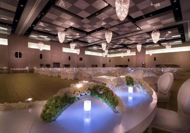 Adagio Abu Dhabi Al Bustan