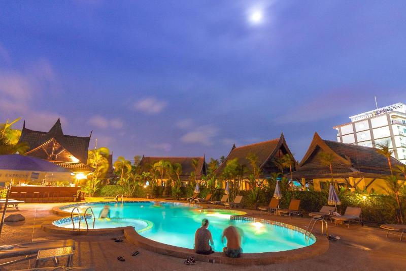 هتل Airport Resort & Spa