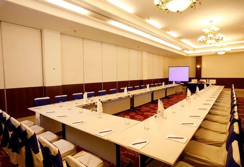 فندق Ambrosia Sarovar Portico