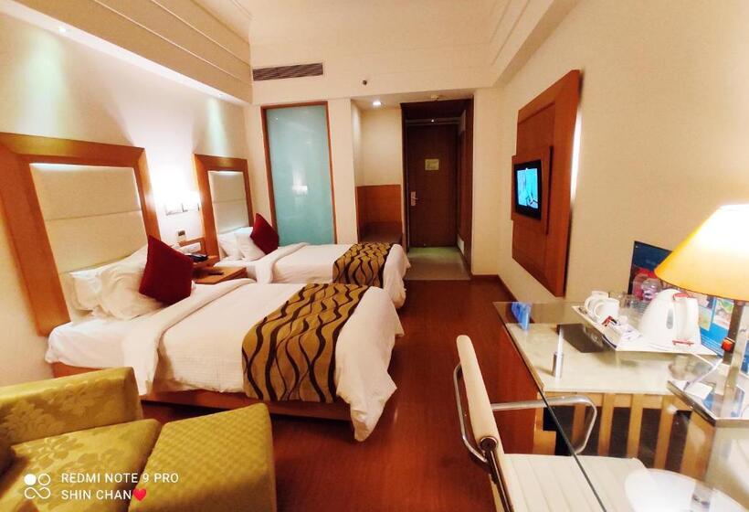 فندق Ambrosia Sarovar Portico