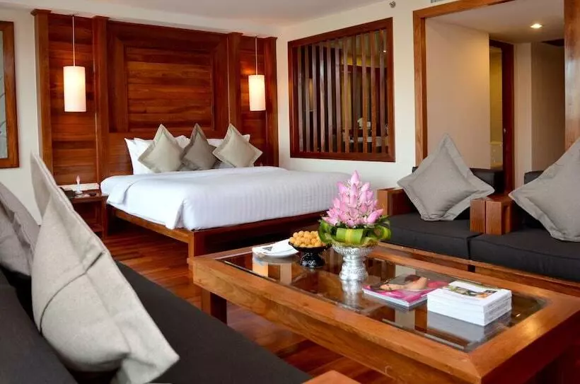 هتل Angkor Miracle Reflection Club