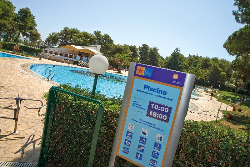 ホテル Happy Camp Mobile Homes In Villaggio Camping Baia Domizia