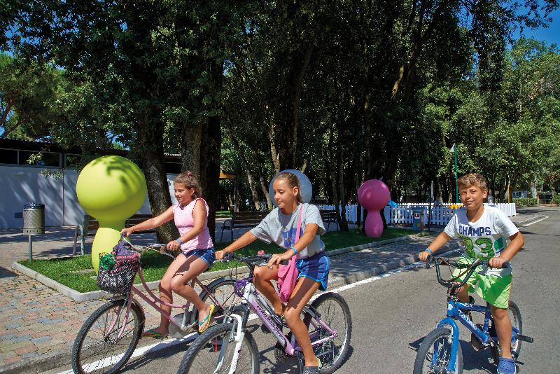 ホテル Happy Camp Mobile Homes In Villaggio Camping Baia Domizia