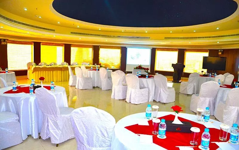 Отель Crown Tower