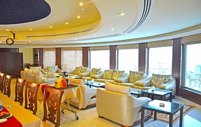 Отель Crown Tower