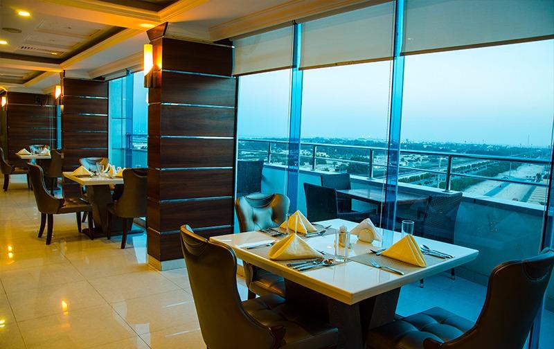 Отель Crown Tower