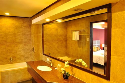 Отель East View