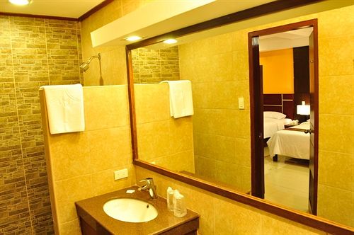 Отель East View