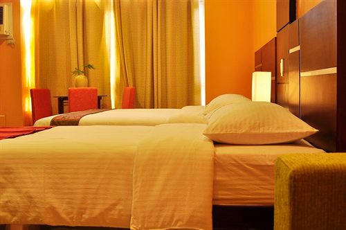 Отель East View