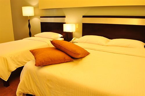 Отель East View