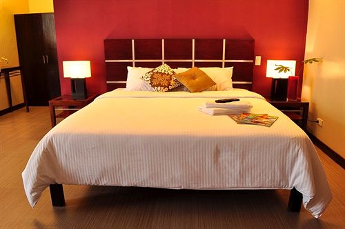 Отель East View