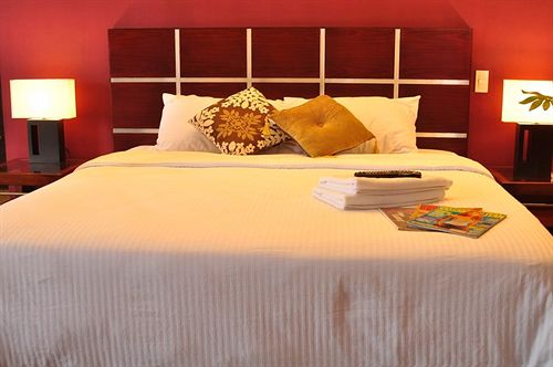 Отель East View