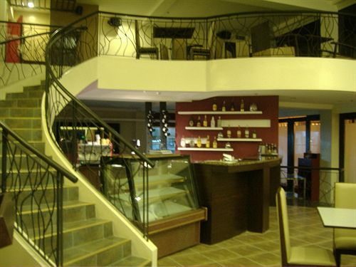 Отель East View