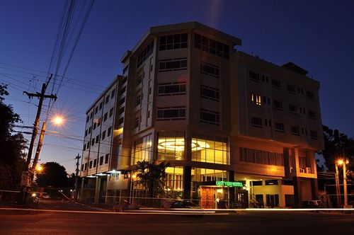 Отель East View