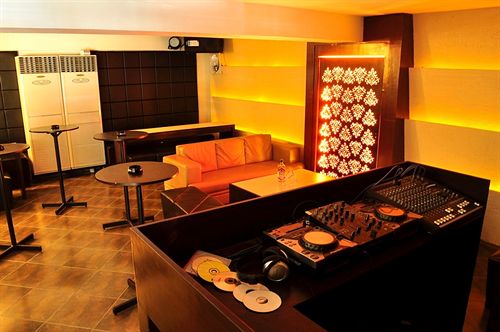 Отель East View