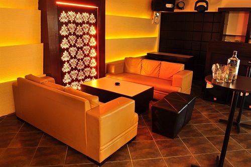 Отель East View